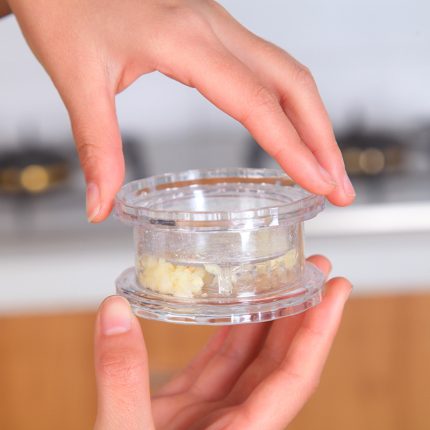 Garlic grinder